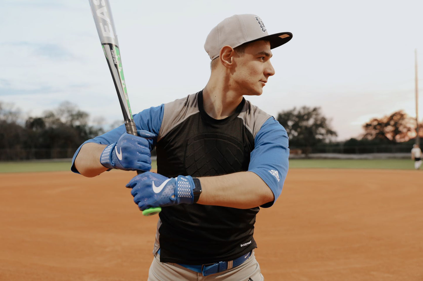 Baseball-Shirt-Brustschutz